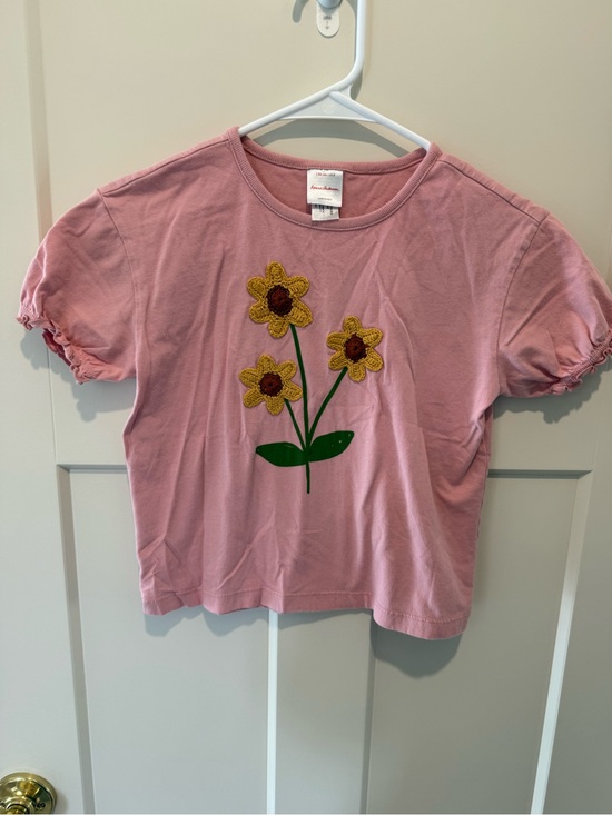 Hanna Andersson Other - Hanna Andersson Pink Tee with Yellow Flower Appliqués